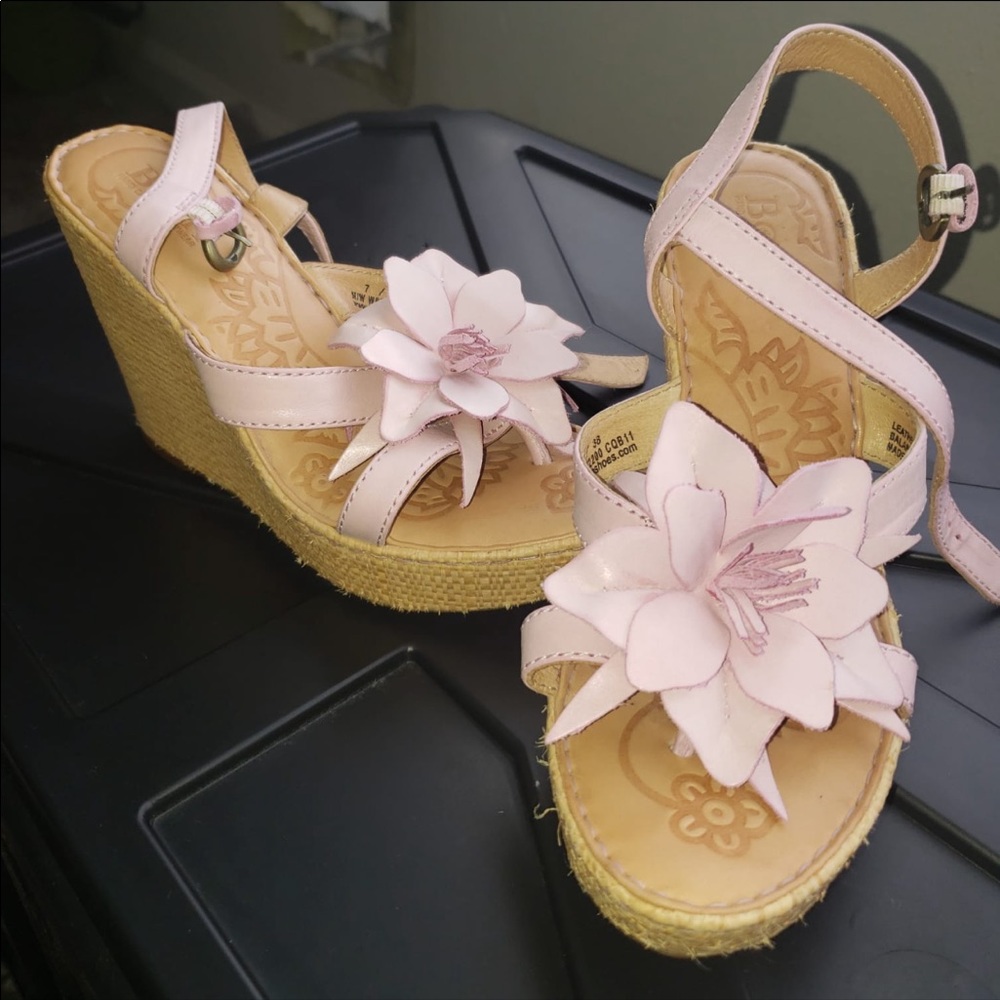 Shoes - Picture 16 of 16